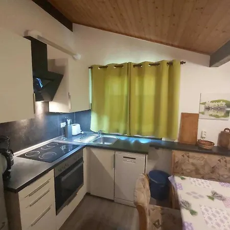 Oefingen 06 Hébergement de vacances *